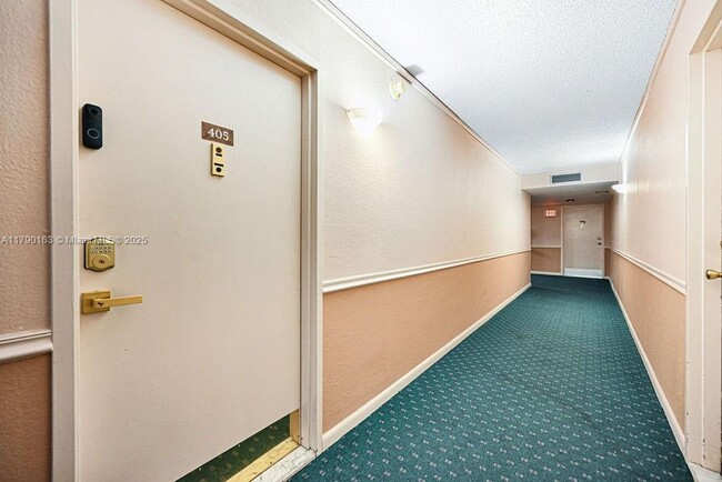 Building Photo - 777 S Federal Hwy