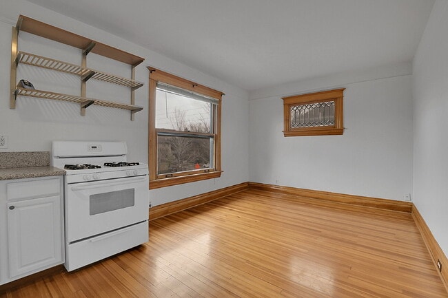 Building Photo - $1,475, 1 bed, 1 bath located in Denver