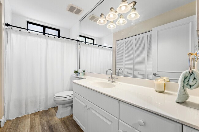 Building Photo - 7546 La Paz Blvd