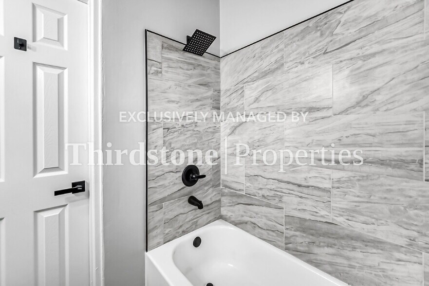 Building Photo - 1093 Prospect St