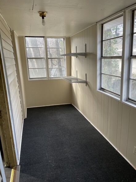 Building Photo - 326 Sanford St