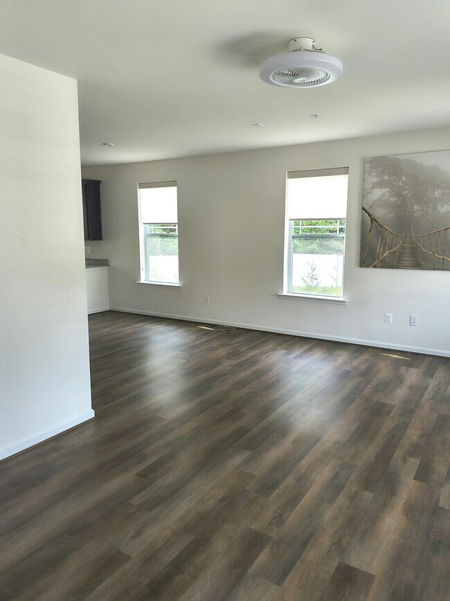 Building Photo - 235 Jenkins Way