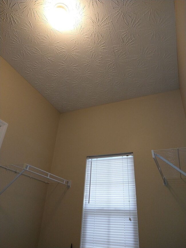 Building Photo - Your Next home is on a quiet cul-de-sac in Beavercreek!