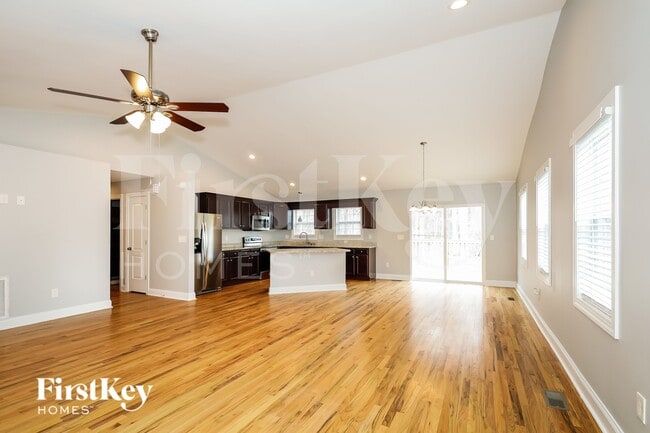 Building Photo - 7761 Sarah Dr