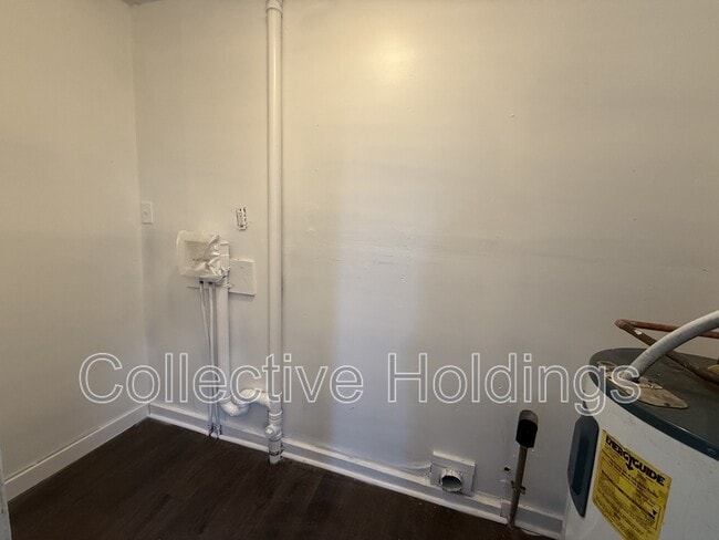 Building Photo - 7823 Rugby Ave