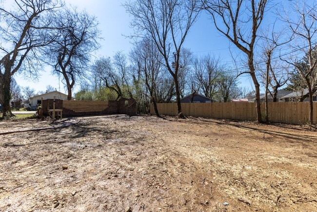 Building Photo - Close to downtown Athens! Beautifully renovated home with charm!