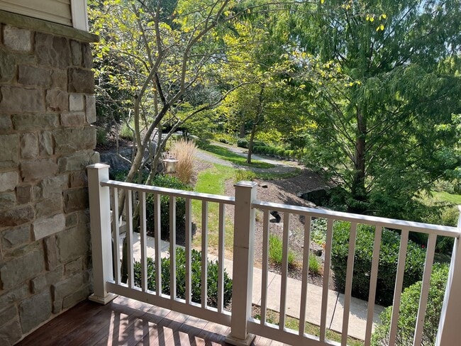 Building Photo - Beautiful Four Bedroom, 3.5 Bath Townhouse
