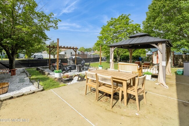 Building Photo - 560 Innkeeper Ln