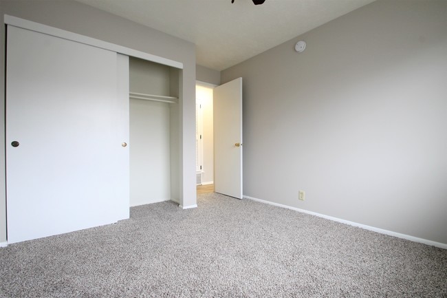 Building Photo - Cornhusker Creek Apartments