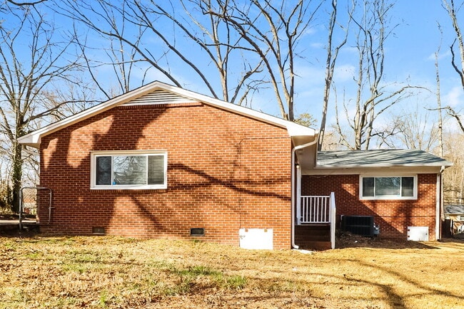 Building Photo - 2007 Garland Ave