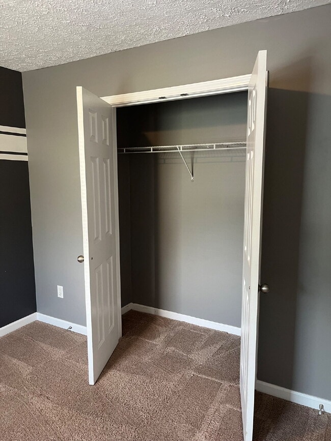 Building Photo - "Spacious 3-Bedroom Townhouse Retreat with Fireplace & Hardwood Floors in Antioch!"