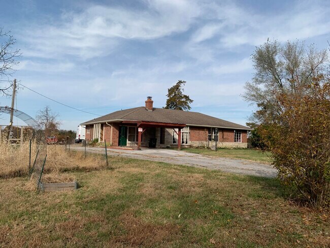 Building Photo - 5731 S Bearfield Rd