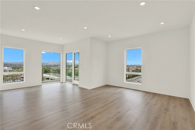 Building Photo - 3715 Rivington