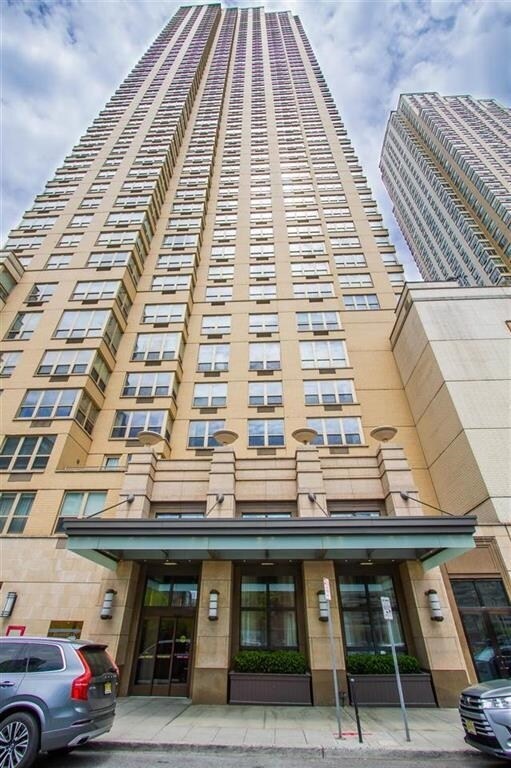 Building Photo - 88 Morgan St