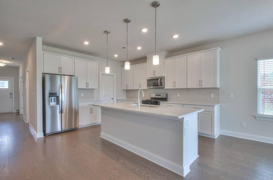Building Photo - 1095 Holland Ridge Way