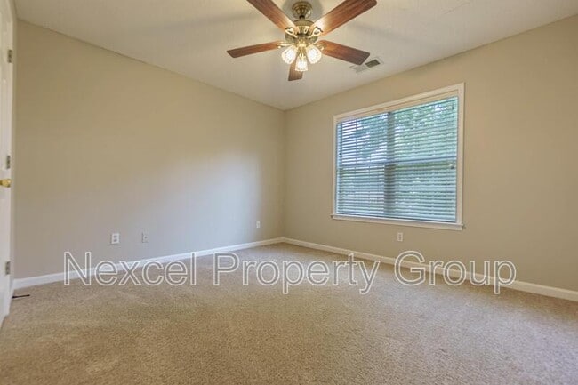 Building Photo - 4375 Big Horn Dr S