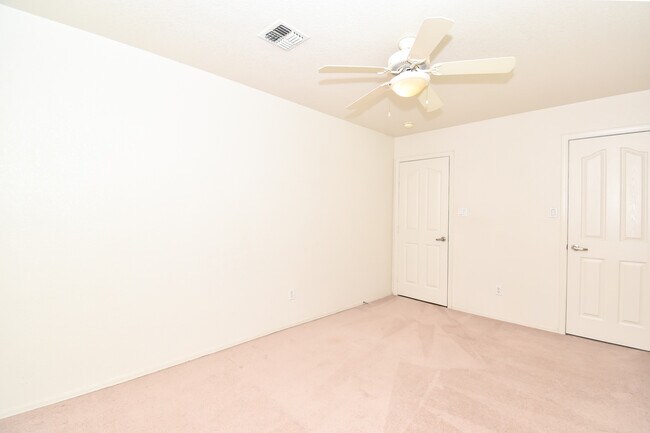 Building Photo - 8406 E Lorenzo Ln