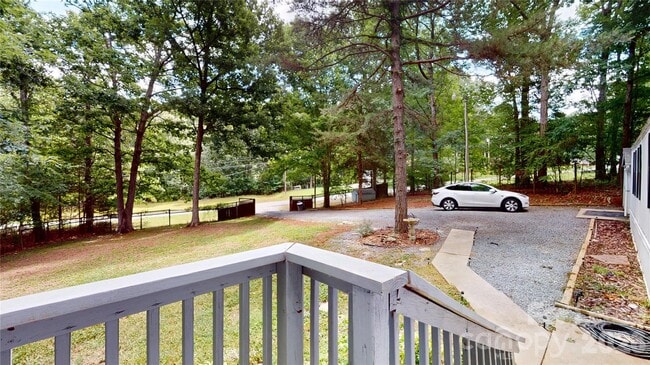 Building Photo - 4120 Glenola Dr