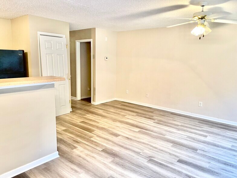 Building Photo - 7134 Georges Way