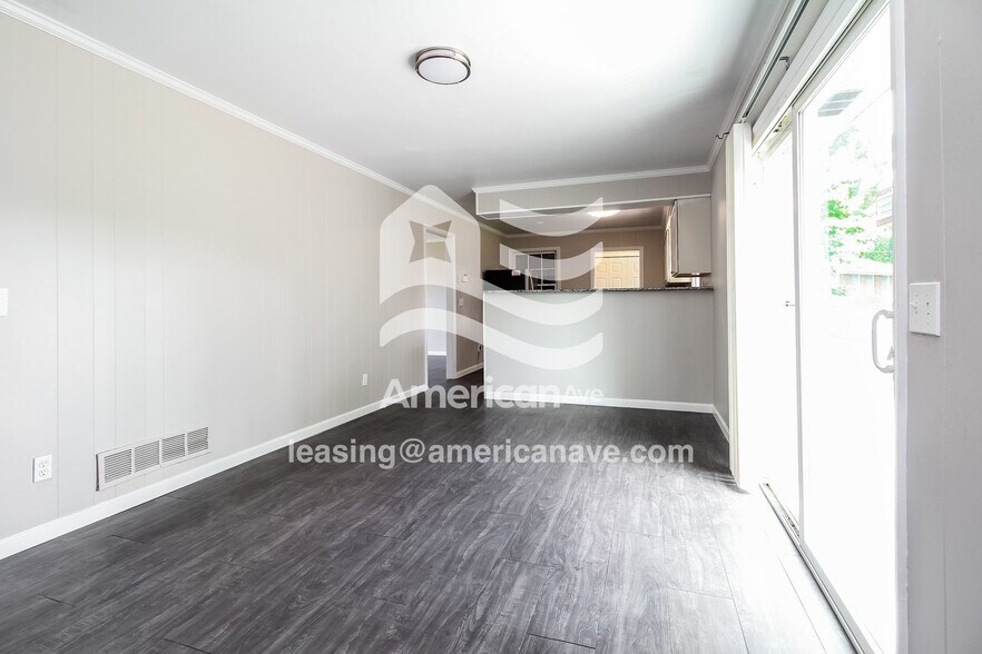 Building Photo - 9416 S Chelsea Rd