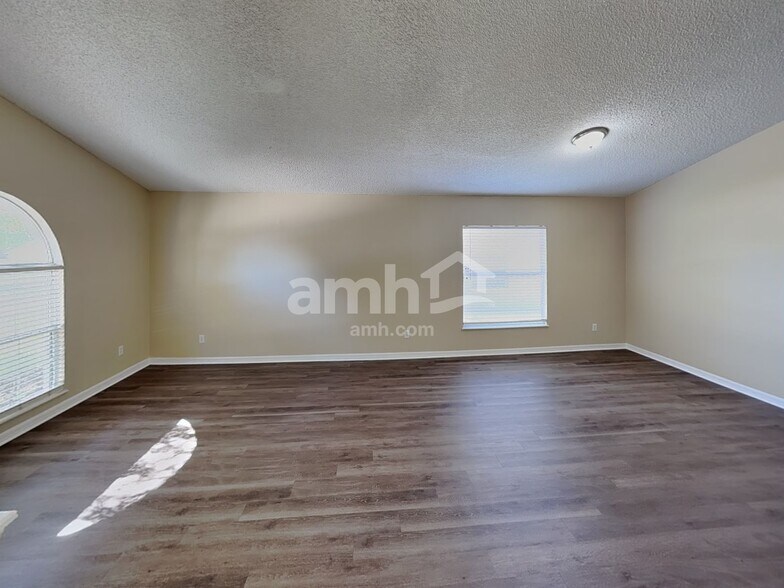 Building Photo - 4012 Waltham Forest Dr