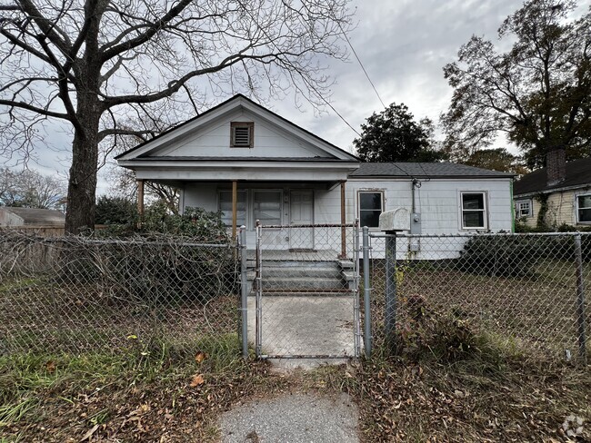 Building Photo - 1903 Hampton Ave