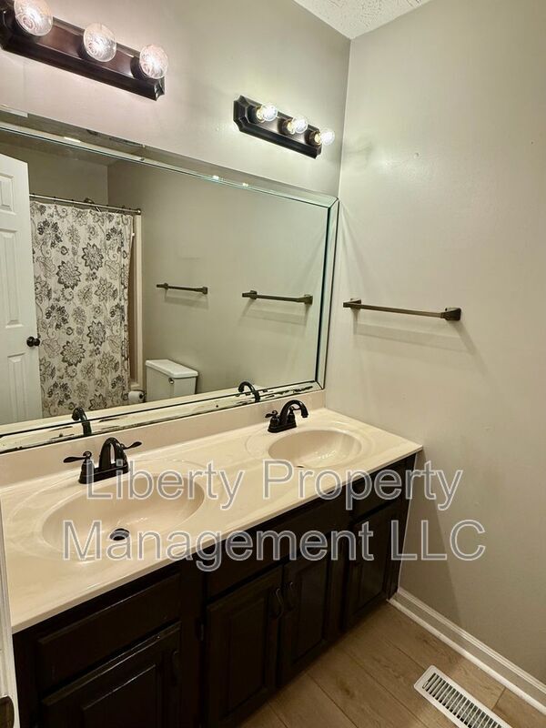 Building Photo - 2958 Walden Rd