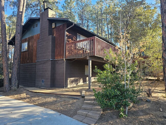 Building Photo - Large home in Mountain Club