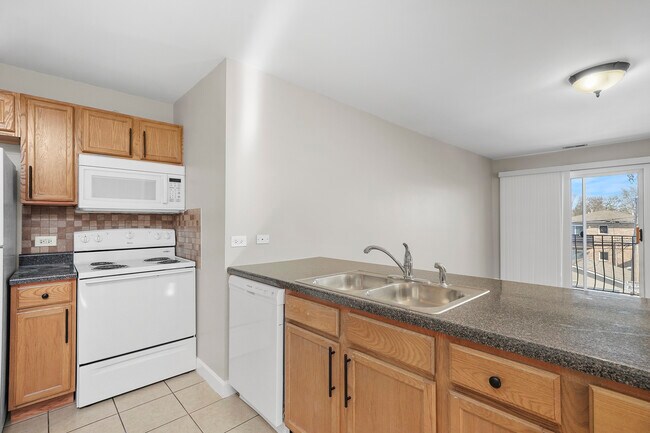 Building Photo - 3423 Ridgeland-203