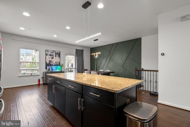 Building Photo - 14407 Sandy Ridge Ln