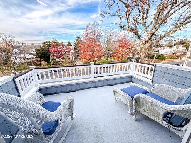 Building Photo - 315 Pitney Ave