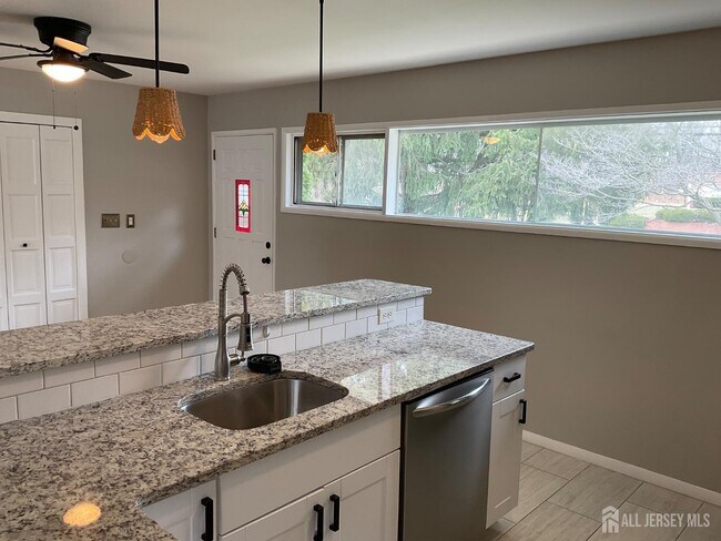 Building Photo - 3092 Bordentown Ave