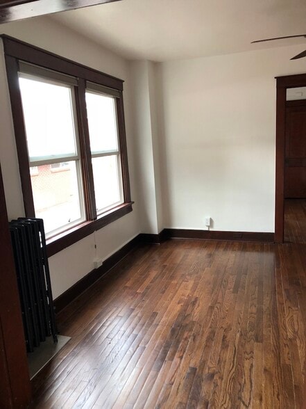 Building Photo - 513 Terry St