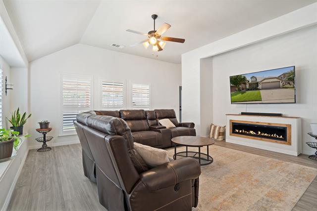 Building Photo - 772 Red Elm Ln