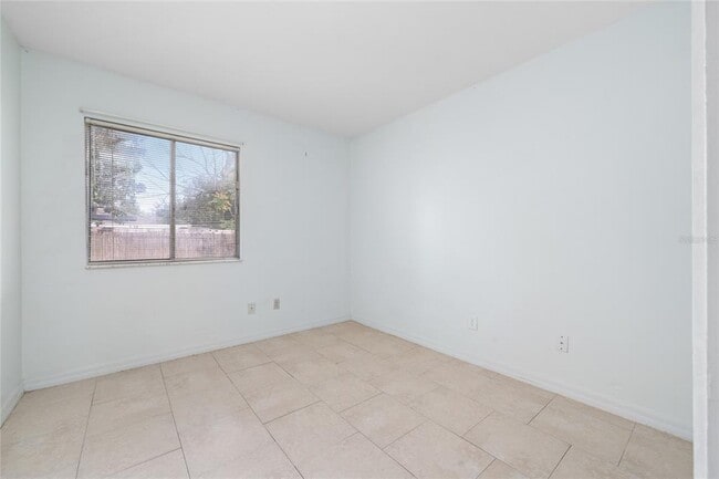 Building Photo - 245 Moonbeam Rd