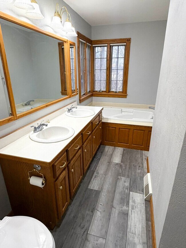 Building Photo - Beautiful Home In Bent Creek- Jackson