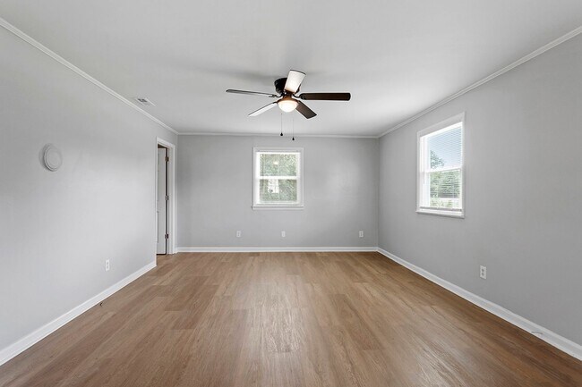 Building Photo - Move-In Ready Ranch Home in Prime Princeton Locale!