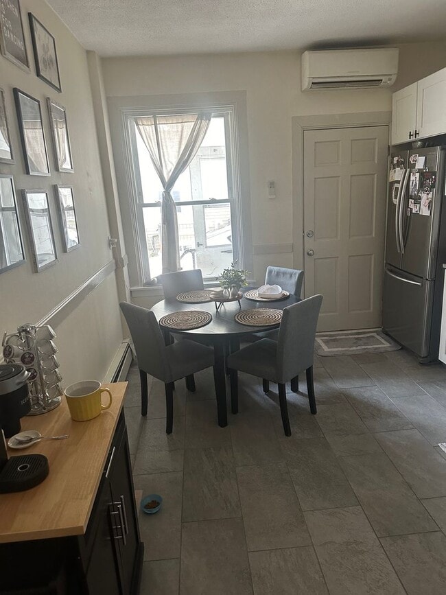 Building Photo - Bright 2 Bed in South Boston • Pets OK • Available 9/1/2026