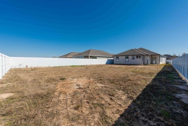 Building Photo - 208 Rd 5714
