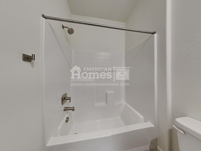 Building Photo - 92 Cabaletta Lane