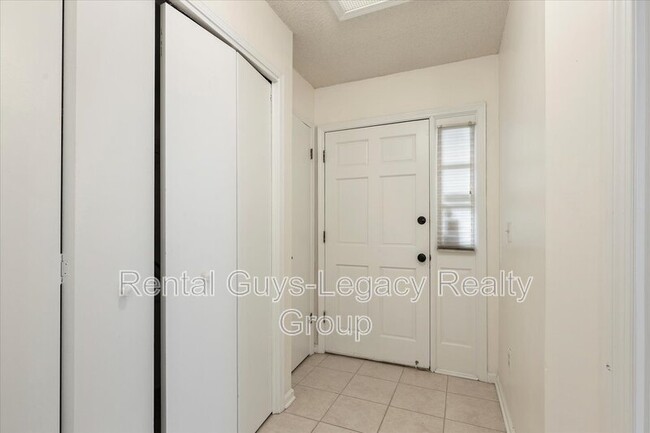 Building Photo - 3854 Windridge Ct
