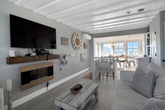 Building Photo - 148 Creek Rd