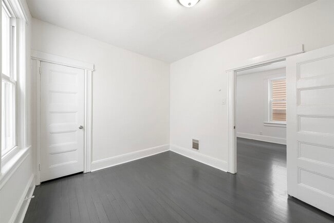 Building Photo - 52 E 48th St