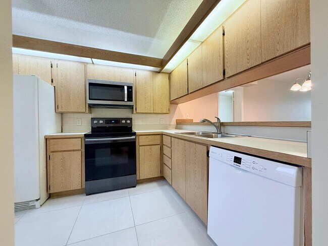 Building Photo - 2621 Village Blvd