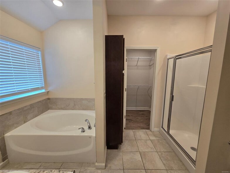 Building Photo - 456 Buena Vista Wy