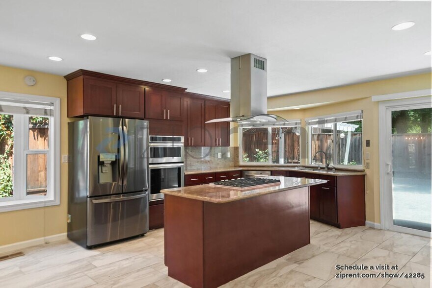 Building Photo - 279 Tordo Ct
