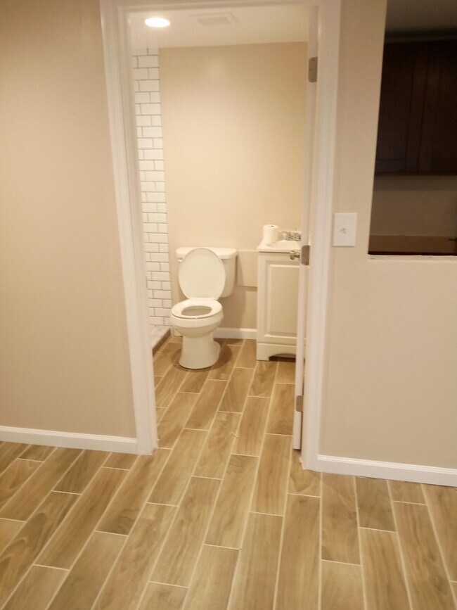 Building Photo - 2649 Wentworth Road, Unit 3