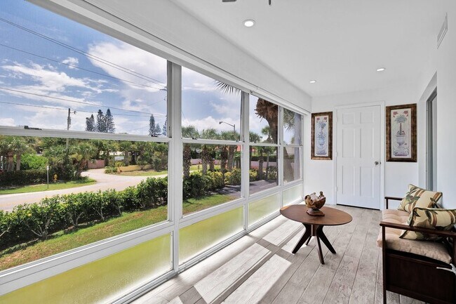 Building Photo - 1441 Ocean Dr