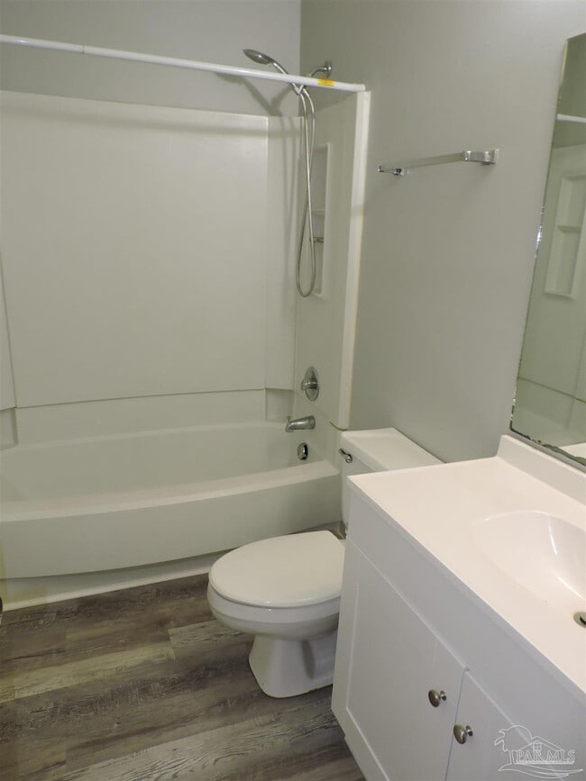 Building Photo - 3031 Belle Meade Dr