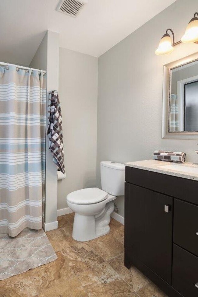 Building Photo - 3bd/1.75ba Redmond Home